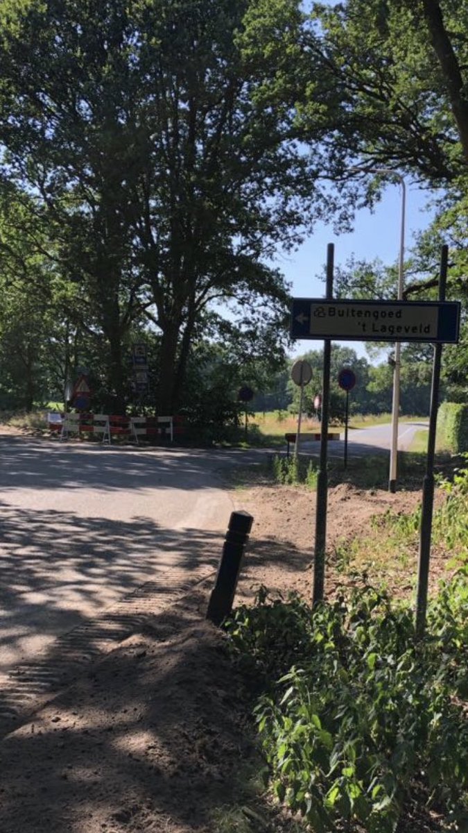 vdboschbeton's tweet photo. Nabij @HetLageveld in #Wierden heeft aannemer #Reko uit Raalte in opdracht van de @GemWierden 40 cm bermverharding aangebracht in de duurzame uitvoering #Reduton. https://t.co/H8w4cQMKDj