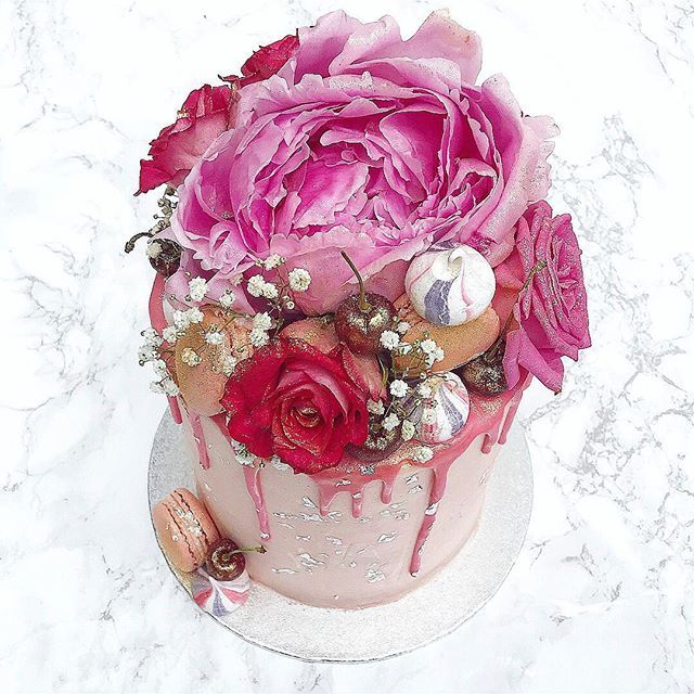 WhiskandDrizzle's tweet photo. Peonies and cherries...The essence of summer! 🍒 🌸 Would you agree?💋
.
.
.
. .
.. .
.
. .
.
.
#cake #sweets #cakes #cakeporm #cakestagram #yum #yummy #instagramcake #cakedecorating #cakedesigning #dripcake #buzzfeast #instayum #instacakes #caking #cak… https://t.co/opkDdmAonp https://t.co/l8bjPsC8sG