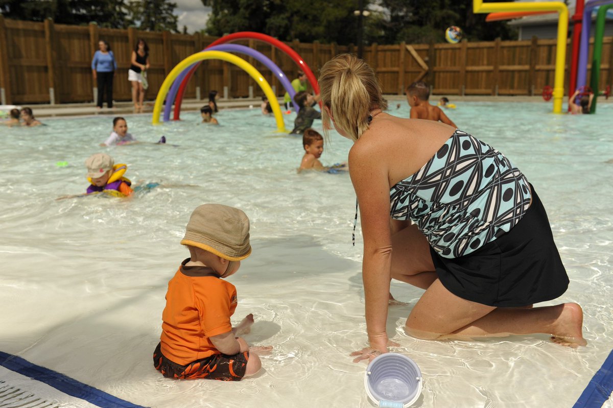 CityofEdmonton's tweet photo. It’s a summer of wonder for #yegkids 🌞. Find amazing activities throughout the city using the interactive Summer 2018 Kids Map 🗺️from @OpenDataEdm  https://t.co/6Zkuh5lR2K https://t.co/rR15ghlk9B