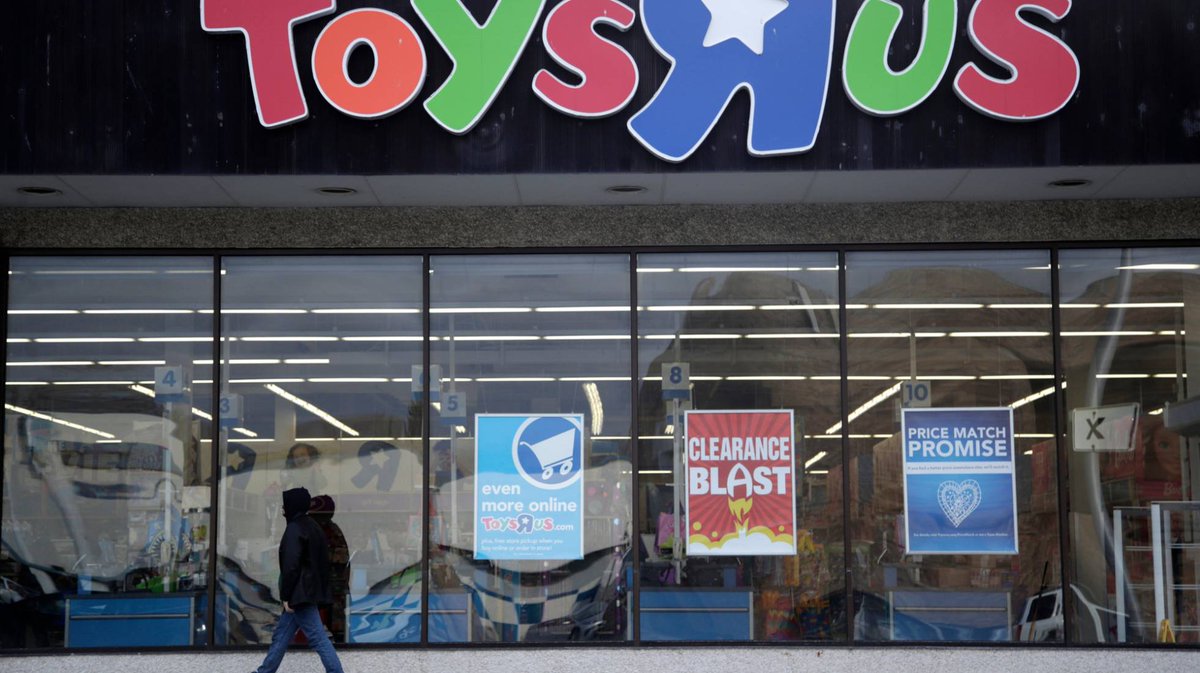 disparamargot's tweet photo. El fin de la gran juguetera: Toy’s ‘R’ Us cierra hoy todas sus tiendas en EE UU https://t.co/O7k9IPA6qm