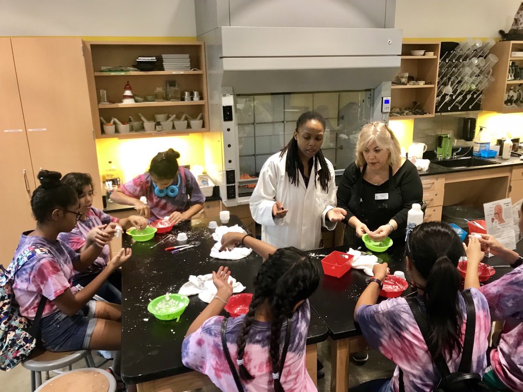 LMSLibertyPride's tweet photo. Learning doesn’t stop at Liberty! Our 21st Century students are enjoying a day of exploration at Cade Museum for Creativity and Exploration. #TeachLMS @FedProgramsRock @Grantham_Greats https://t.co/QSQLYk5QaM