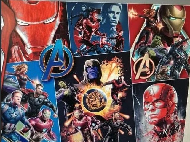 getFANDOM's tweet photo. More #Avengers4 leaks incoming with Captain Marvel, Ant-Man, and a beardless Cap with the scales on his suit 😳

(via @ajdesigns0220) https://t.co/wDyd4obccw