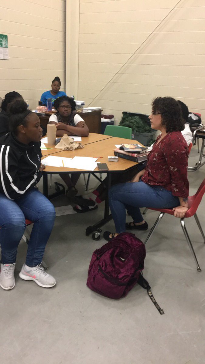 MuncieAIM's tweet photo. This week the middle school class had a career panel where they heard from people in the music industry, cosmetology, and law enforcement. After the panel, Chris Mack and LJ did a lyricism workshop with the kids! Thanks to everyone who was a part of the panel. #AIM2018 #AIMHigher https://t.co/T1ThBIlkmh