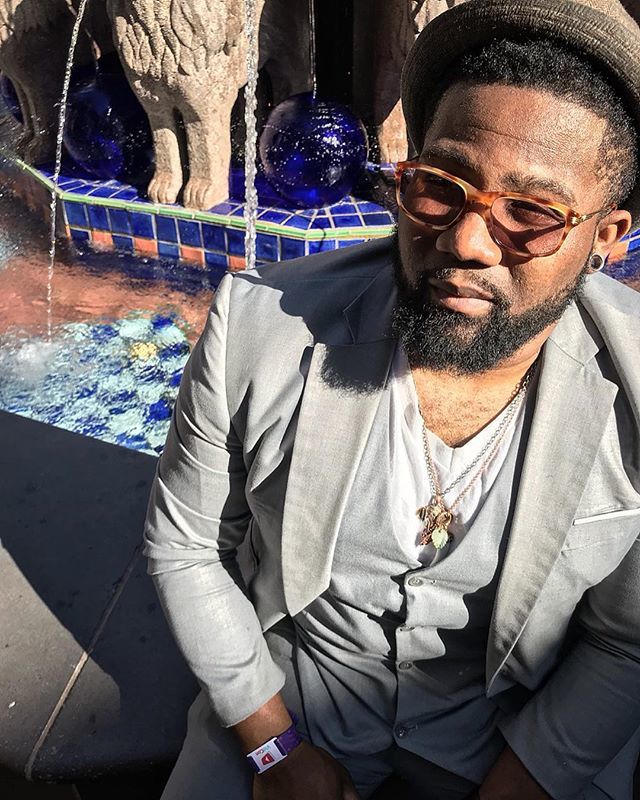FashonVega's tweet photo. 🚨:: WE ARE PEACE ✌🏽::🚨 #fashonvega #youtubecommunity #oneyearsuit #design #designthinkers #publicspeaker #hatebydesign #hxd #photoofthedaychallenge #outfitoftheday #cartierlove #beardgang #blackmen #blackmenwithstyle #20GREATEEN #mensfashion https://t.co/zciJfOnbVQ https://t.co/ojs3VuLGYV