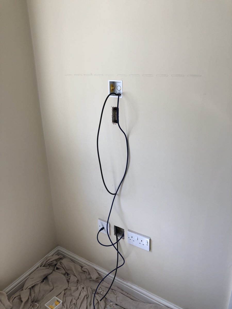 smc_solutions's tweet image. Another successful installation for a nice new client. #anotherhappycustomer #niceinstall