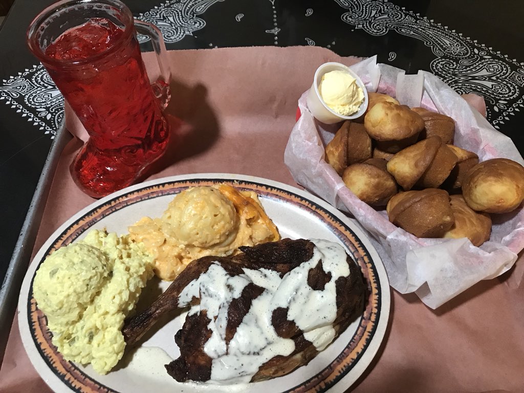 UncleDansBbq's tweet photo. Join us for lunch today AND call (254) 772-3532 to get your July 4th preorder in! #wacotown #bbq #bootmug #cheddarbiscuits https://t.co/2k2mVnrnIw