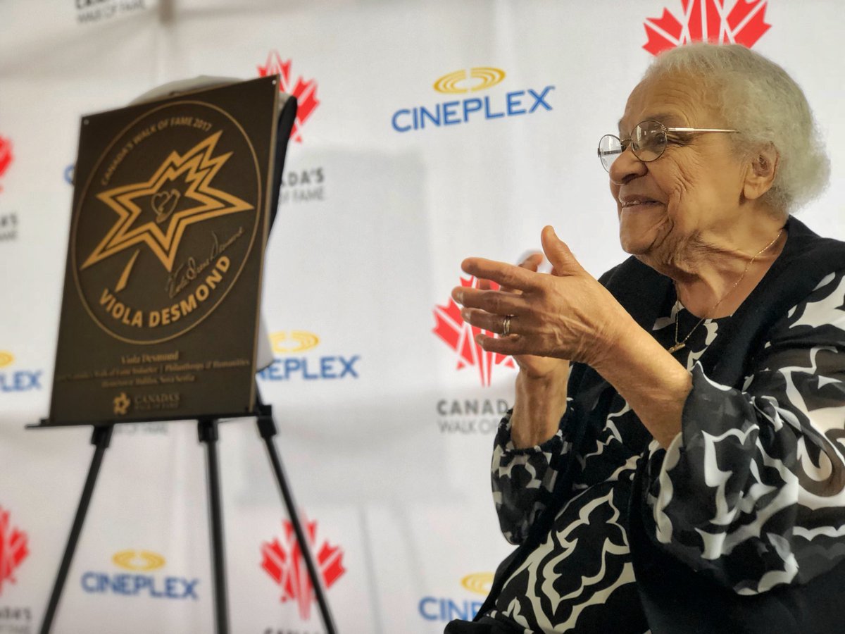 Wanda Robson applauds the unveiling of the latest Canada’s Walk of Fame star (<a href="/CWOFame/">Canada’s Walk of Fame</a>), awarded posthumously to her sister, Viola Desmond.