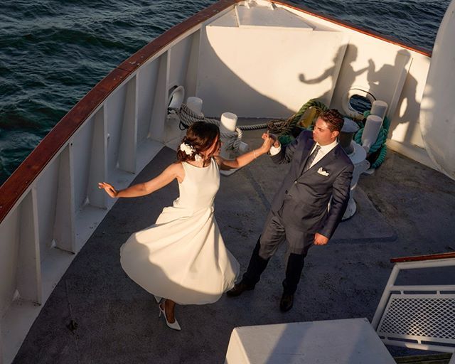 A fabulous day for our couple married at #sanfranciscocityhall and with a reception at #hornblowercruise .
#destinationwedding #yachtwedding #sanfranciscophotographer #hornblower #hornblowercruises #weddingsunset #yachtweddingphotographer #bayareaweddingphotographer