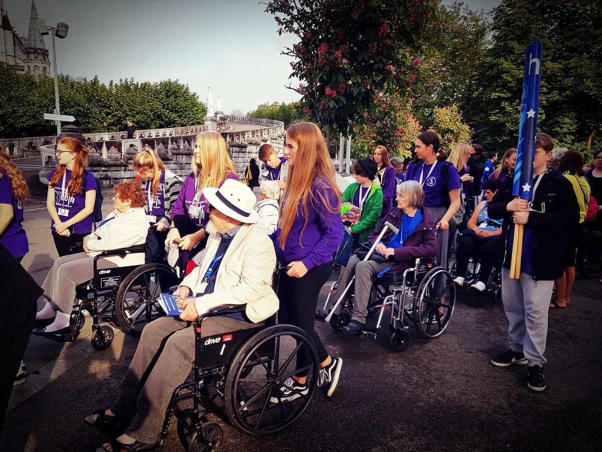 “Youth has no age” - Pablo Picasso. 📷: St Mary’s College, Hull. #middlesbroughyouthlourdes2018 #headsheartshands #dowhateverhetellsyou