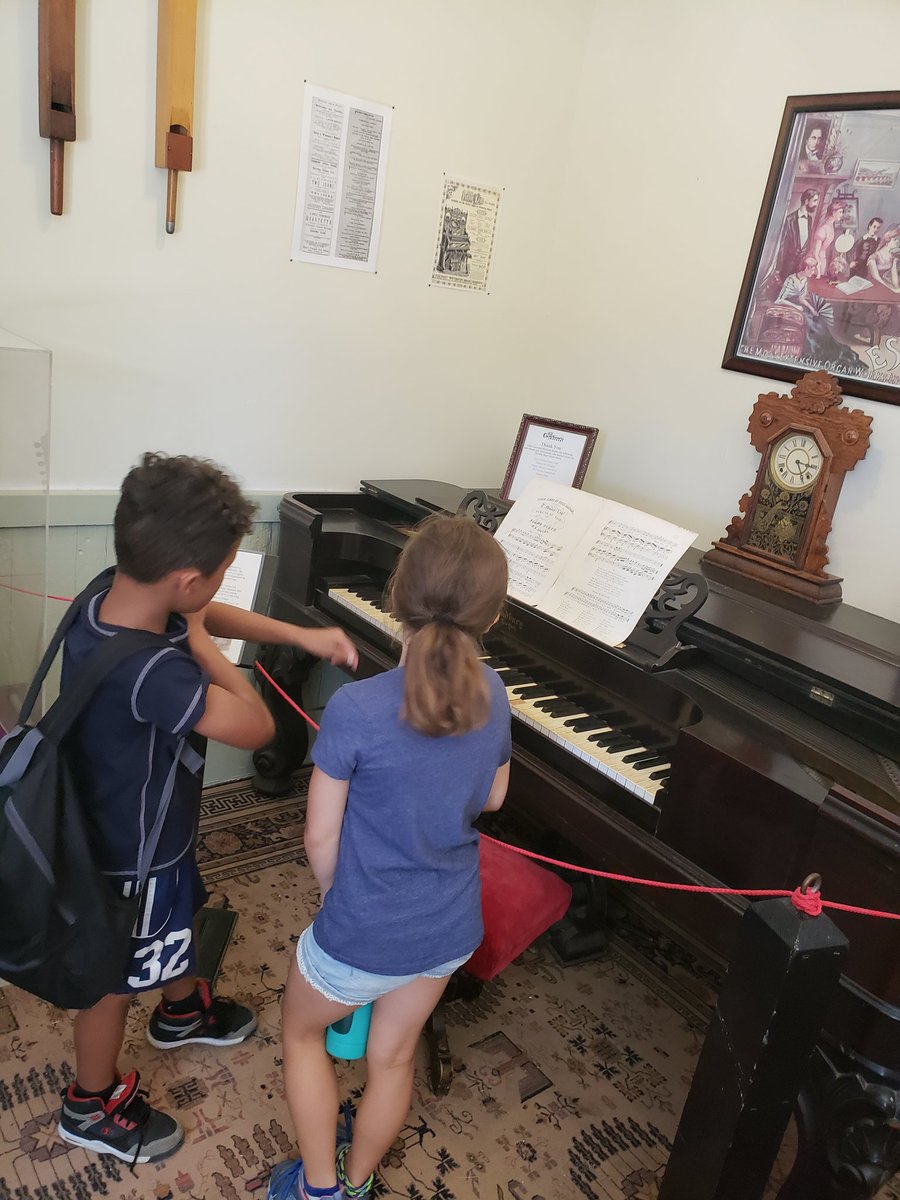 RCastleberry259's tweet photo. Exploring cow town !! #wpssummerstem #wpsproud https://t.co/X6yqkGUOhV