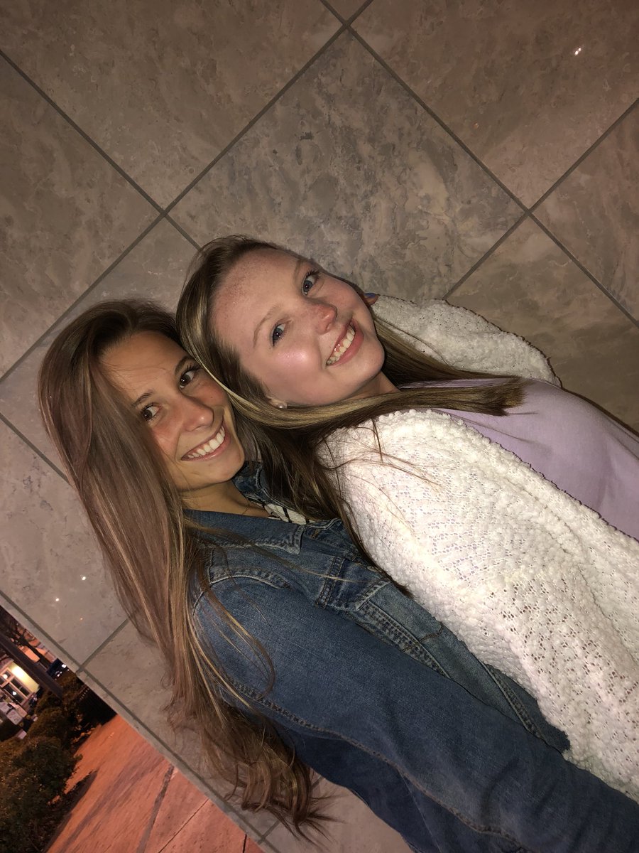 BretherickMaria's tweet photo. Happy birthday!! @phoebemoon_18 hope you have the best day! I love you so much!!! https://t.co/LLOUvmQzLg
