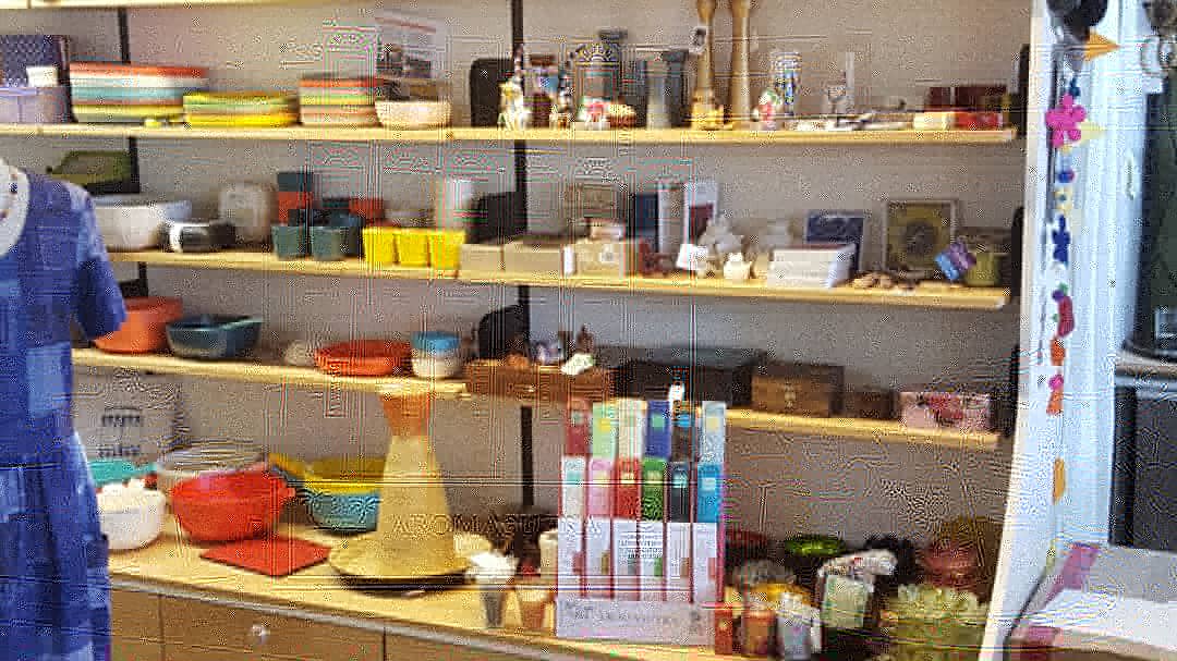 lyfesutra's tweet photo. #aromasutra - Einzigartige kollektion von #fairtrade #handmade Ayurvedische #Räucherstäbchen, duft #sojawachskerzen , #sandkerzen, #potpourris, #ätherischesöl, #naturseifen sind ab sofort verfügbar bei #weltläden Ludwigsburg #Ludwigsburg
#fairtrade #fairhandeln https://t.co/bEdbHiJL2h
