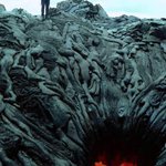 溶岩の塊のはずなのに？これは地獄に堕ちていく人達にしか見えない!
