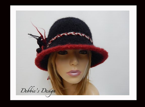 debbiesdesign's tweet photo. https://t.co/19WYs9ahHs, women's felted hat, women's felted cloche hat, black and red felted hat, handmade felted flower, women's hat https://t.co/2OdMMHw2vU