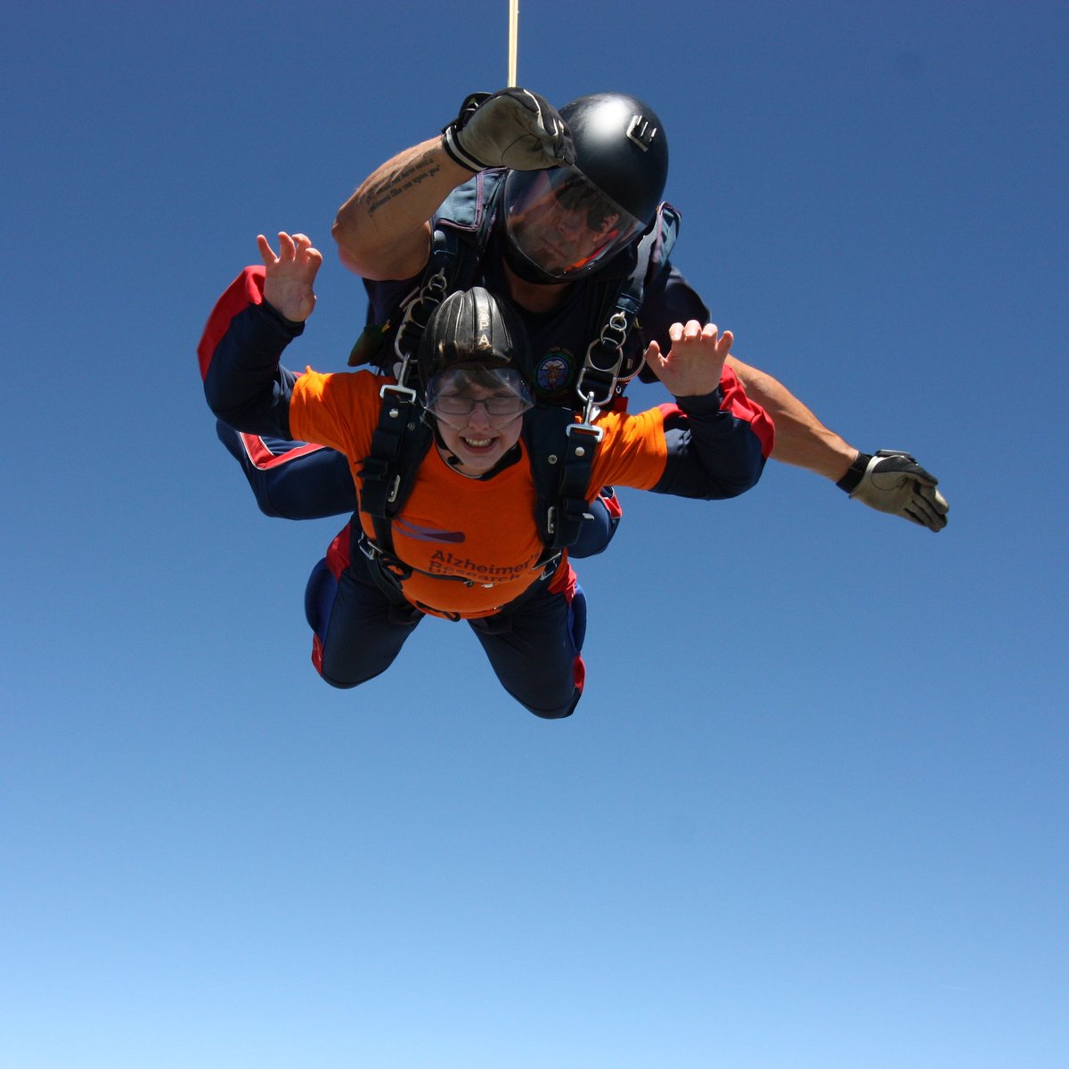 HH_Chichester's tweet photo. Today Kate completed a sky dive to raise money for Alzheimer's Research UK! 
You can still donate here: https://t.co/fjCQGhVtTz

Thanks @ArmyParachute @GeorgiAlzUK @ARUKnews https://t.co/I0iLevBNki