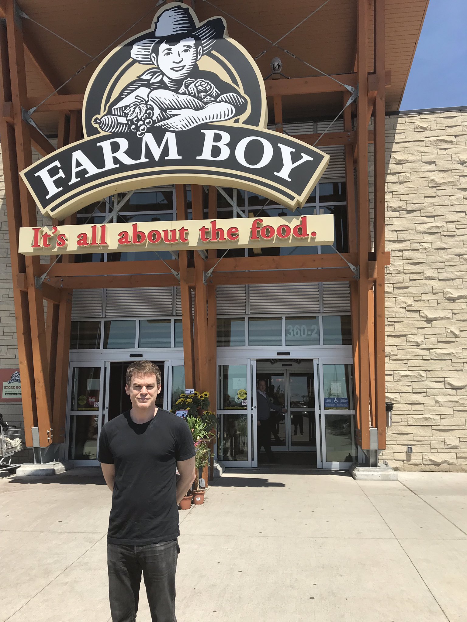Farm Boy Hey Dexter Was Miami Not Warm Enough Big Thanks To Michael C Hall For Stopping By Our Whitby Location Today