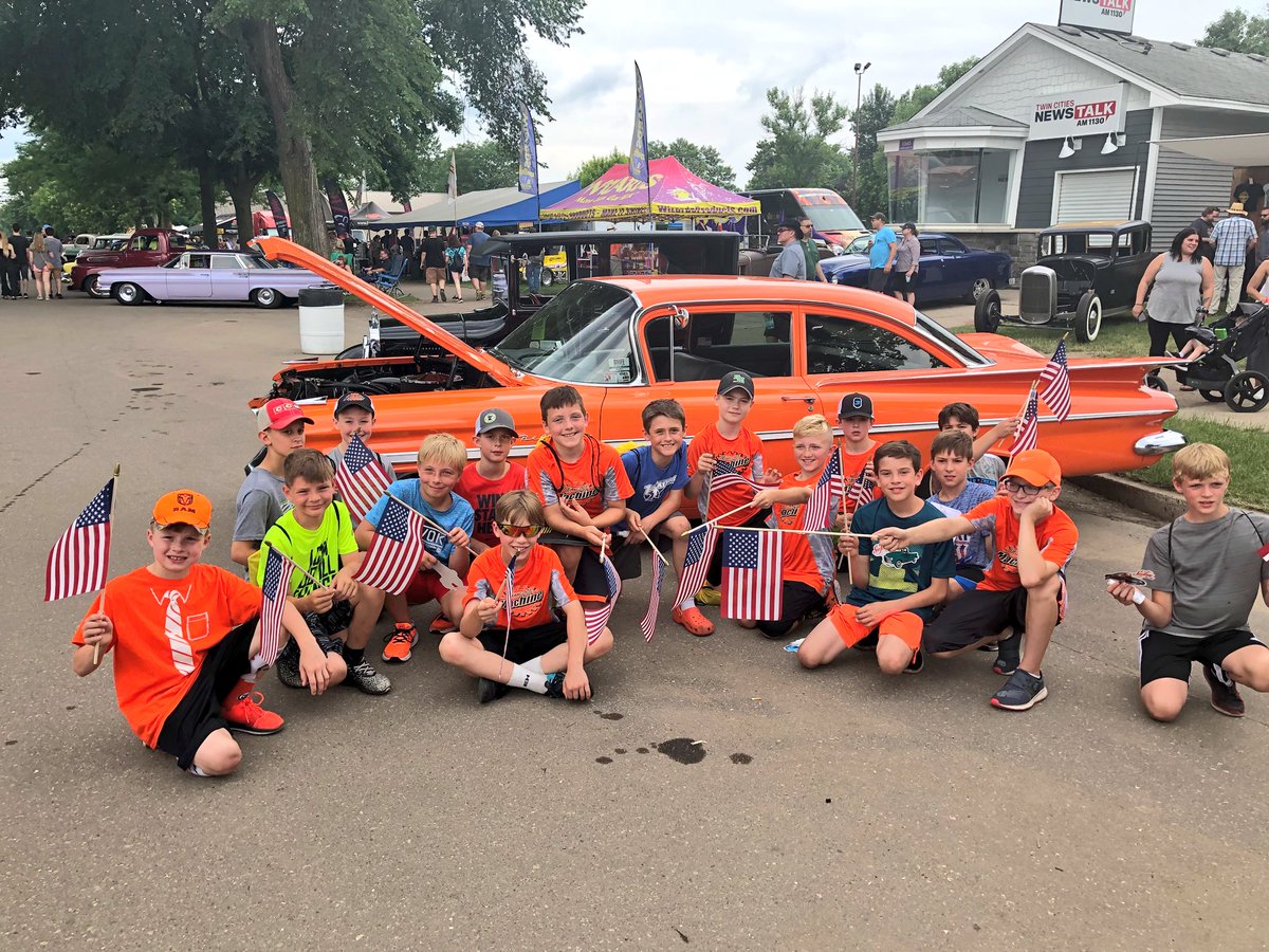 08Machine's tweet photo. @08MachineOrange enjoyed a great day at the “Back To The 50’s” car show.   Generally, the boys are battling it out on the ice but today they battled it out racing cars.  @mnmadehockey #teammates  #wearemachine https://t.co/KC9YCYqhQT