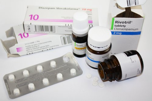 synergygroup's tweet photo. A new study shows that people combining #opioids and #benzos are five times more likely to #overdose. https://t.co/wMSY3g38VY https://t.co/SbJd6kNAkK