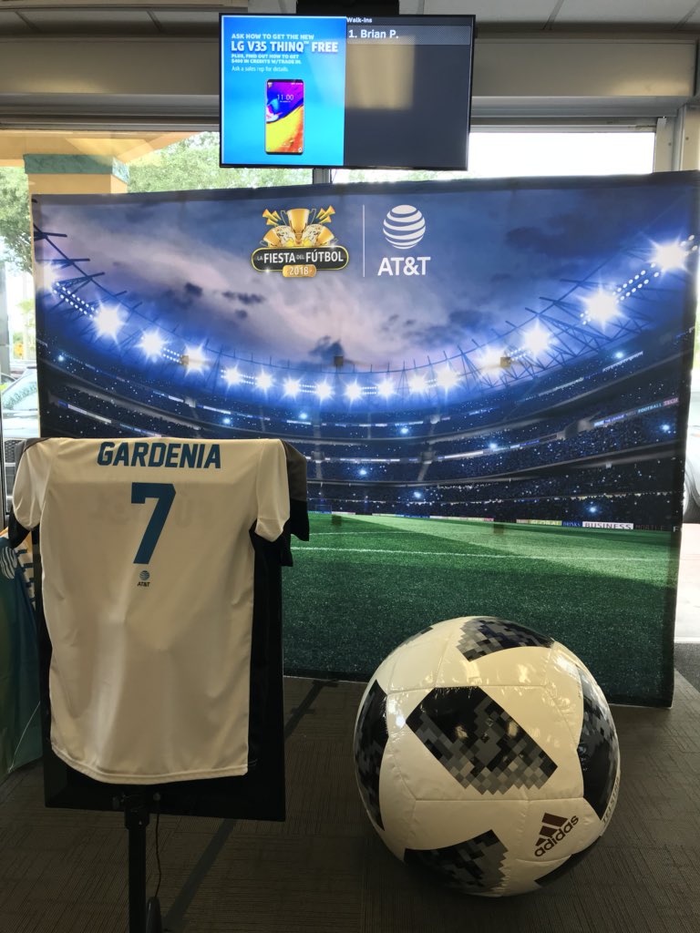 gm112h's tweet image. At the Miami Lakes store enjoying Copa Mundial Fútbol Fiesta with an excellent team. Winning in Miami Lakes😉 @Avi_Ciec_ARSM @ChadSawicki @Lakes3Min @CristySwink @_Shelley_G @One_FLA