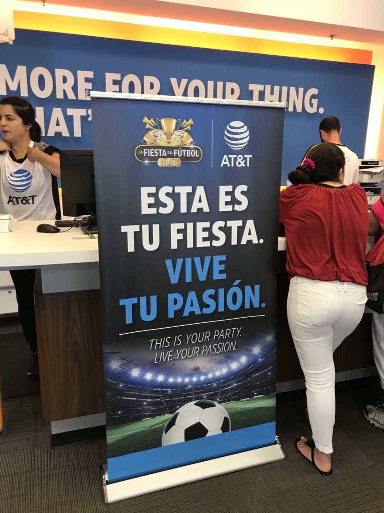 gm112h's tweet image. At the Miami Lakes store enjoying Copa Mundial Fútbol Fiesta with an excellent team. Winning in Miami Lakes😉 @Avi_Ciec_ARSM @ChadSawicki @Lakes3Min @CristySwink @_Shelley_G @One_FLA
