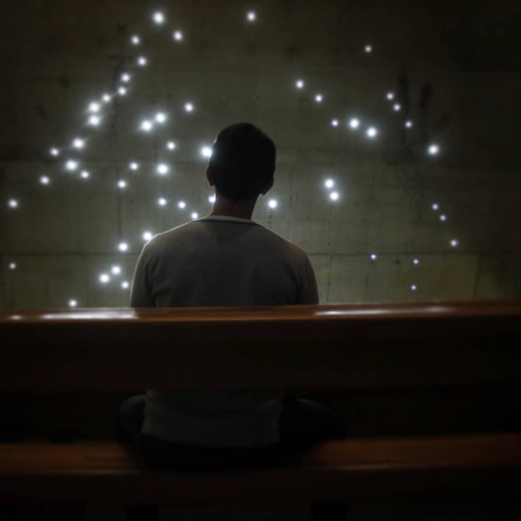 La tête dans les étoiles... 😉😊 de la constellation d'Orion de la Nef de l'église Saint-Pierre !
Grazie mille, merci beaucoup l_ghela pour cette belle photo 📷😊 !
#LeCorbusier instagram.com/p/BiXfVrXgLQi/