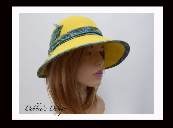 debbiesdesign's tweet photo. https://t.co/2fltzE3hVA, women's felted hat, women's felted cloche hat, black and red felted hat, handmade felted flower, women's hat https://t.co/nsNaPHWBo1