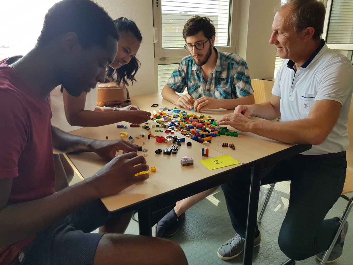 nicouchot's tweet image. Cet après-midi au @LeCnamGE, les étudiants ont mis en pratique #SCRUM avec un atelier #Lego4SCRUM !
@sogeti_fr nous continuons le déploiement de notre offre de coaching #AGILE ! #LifeAtSogeti