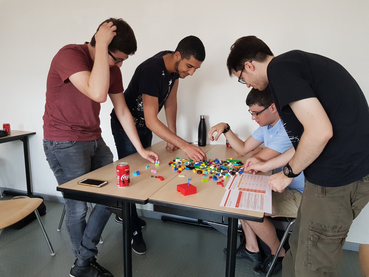 nicouchot's tweet image. Cet après-midi au @LeCnamGE, les étudiants ont mis en pratique #SCRUM avec un atelier #Lego4SCRUM !
@sogeti_fr nous continuons le déploiement de notre offre de coaching #AGILE ! #LifeAtSogeti