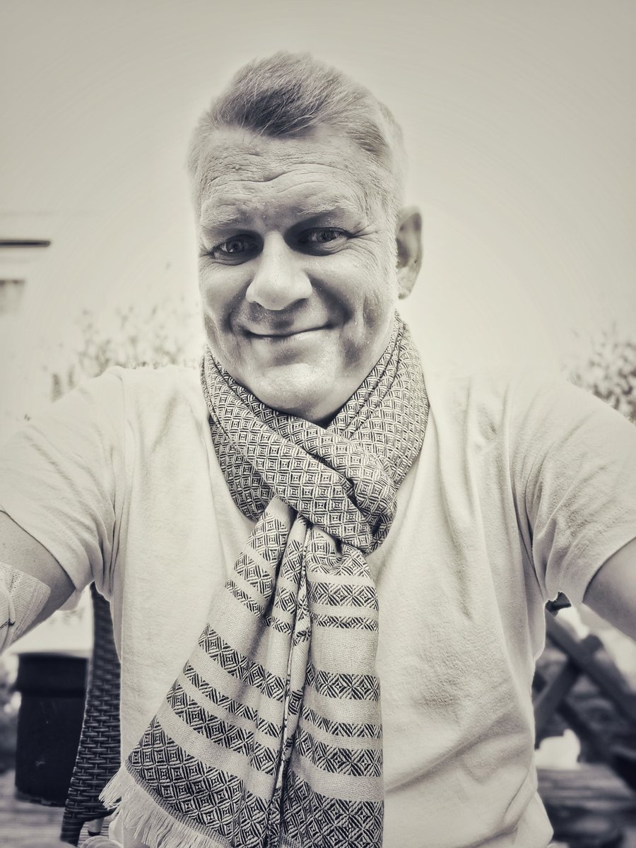 Hugest of thank you's to my friends at <a href="/URWERK_Geneve/">URWERK</a> for my beautiful scarf which arrived unexpectedly this afternoon! It humbles me, that you're thinking of me enough to send me gifts. A lovely treat on a Friday, merci beaucoup mes amis XXX