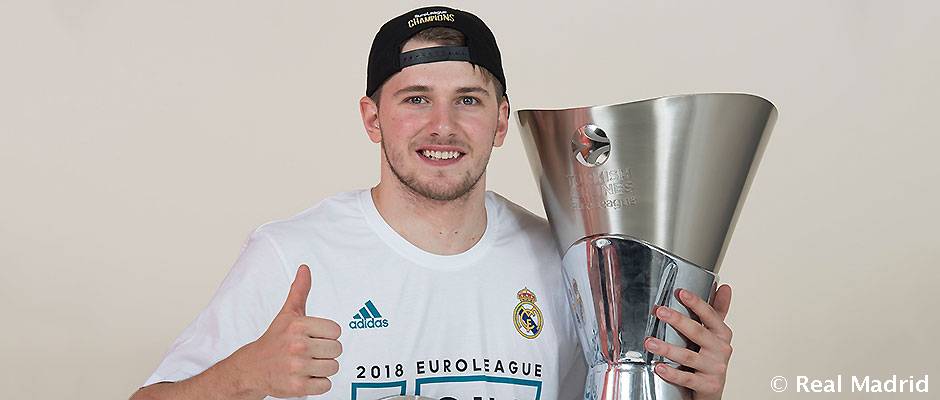 RMBaloncesto's tweet photo. 🏀 La carta de despedida de @luka7doncic: dos sueños. 

👉 https://t.co/mkd1aus0us

#HalaMadrid https://t.co/BIcmyWKroE