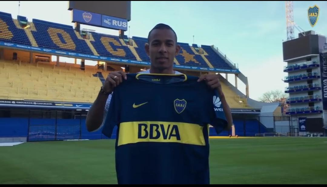 patronbermudez's tweet photo. Llegó de mi tierra uno mas con el deseo de dejar huella. Condiciones le sobran y en esa cancha con el apoyo de la mejor hinchada del Mundo Sebastián Villa firmará su historia y se meterá en el corazón Xeneixe. Muchos éxitos y mil bendiciones. https://t.co/x2IOS3mB2G