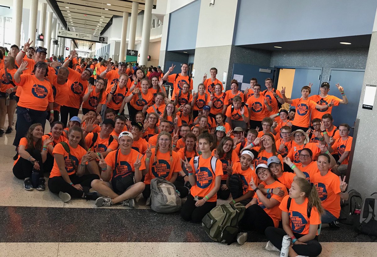cmatson's tweet photo. Going to serve with 10,000 others today all around Houston! We are going to help at a multicultural refugee center as they clean up from the hurricane. Peace out! #elcayg2018 #sdsynod #piecesofpeace https://t.co/ghfAvXgX3k