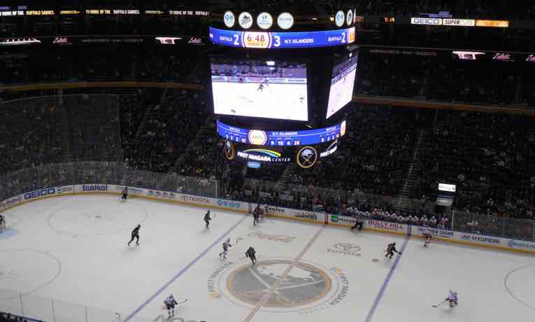 PuckSharp's tweet image. We're not too enthused about the #Sabres' chances of winning the 2019 Stanley Cup, but if the rebuild goes well they could be a spicy bet in a year or two. We outlined why and how: bit.ly/SabresOdds