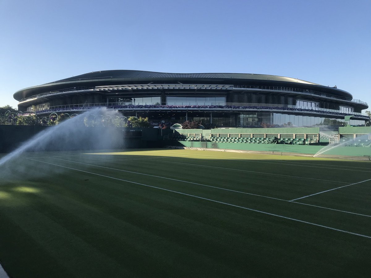 AELTCGroundsman's tweet photo. Evening drink o’clock #Court14 #Wimbledon https://t.co/i2BQkpsszV