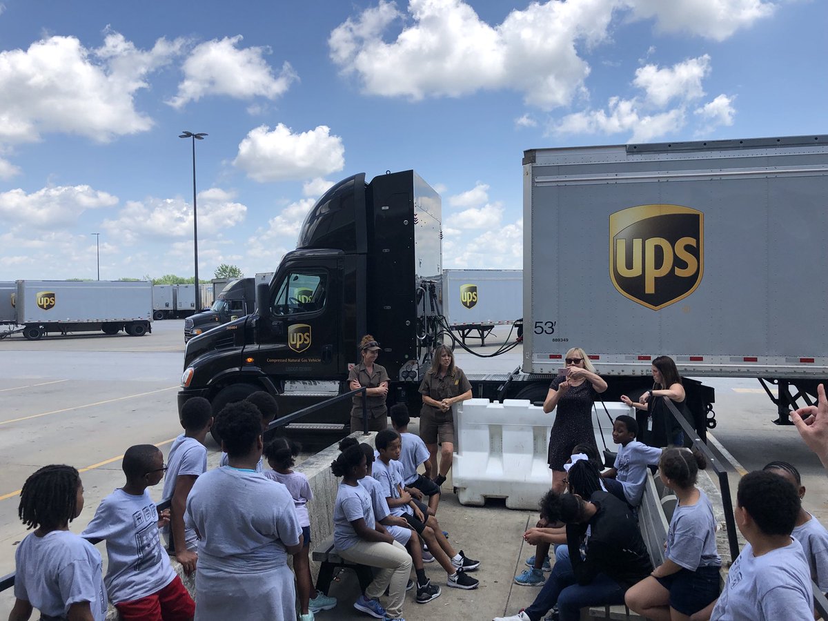 JECnKY's tweet photo. Hanging out with the kids from Village Learning Day Camp today. Learning about all the cool jobs we have at UPS. #futureupsers https://t.co/bp2QDleUJD