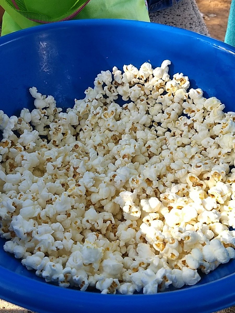 Uzivatel Bruuhh Na Twitteru Me Acabando Com Essa Bacia De Pipoca Que Estava Lotada So Lembro Da Paulacabarbosa