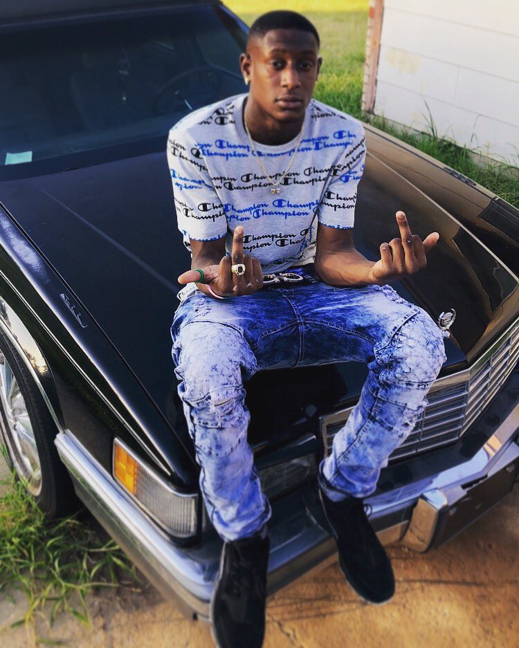 activebadazz's tweet image. Can you see the “FUCK YOU” in my smile