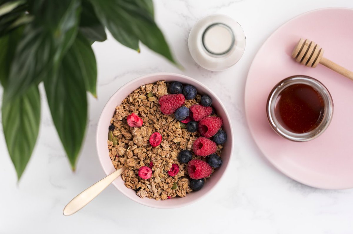 hellogramsly's tweet photo. Friday morning done right - Granola + honey + CBD make for a magical morning. #hellogramsly #CBD #CBDoil #hempoil https://t.co/VsUpoUboqv