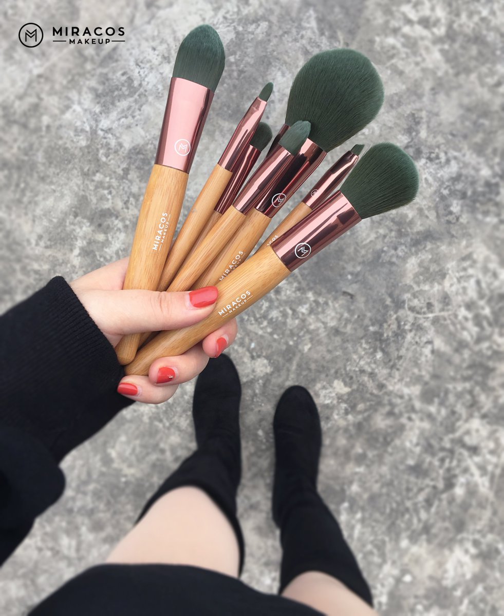 No better way to start of #Friyay🙌 than a handful of Miracos brushes. Keep your face clean with our antibacterial makeup brush set 
 #miracosmakeup #miracosmakeuptools #makeupjunkie #makeupobsessed #makeupbrushes #makeupapplication #friday #makeuptools #beautybrushes