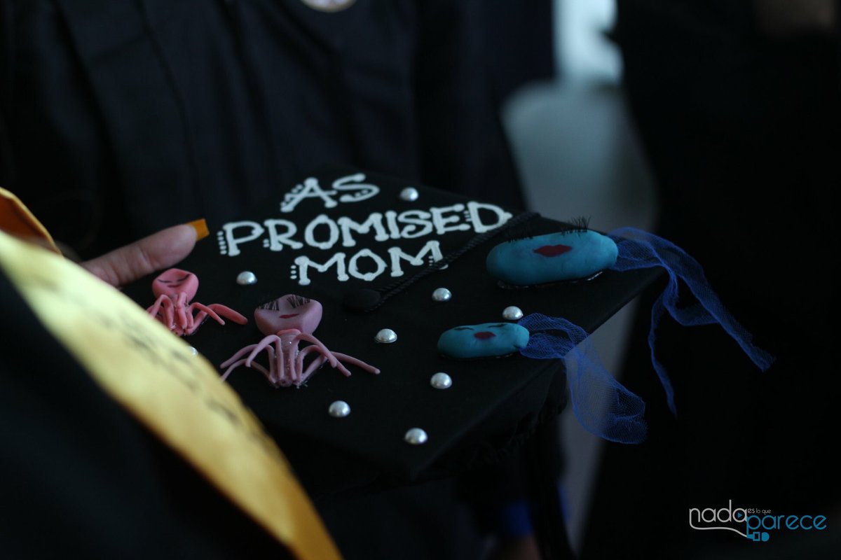 NEP_Oficial's tweet photo. #UPRHGrad18 | La creatividad de los estudiantes de UPR Humacao a través de sus birretes de graduación. 🎓 https://t.co/eNSzh86z7u