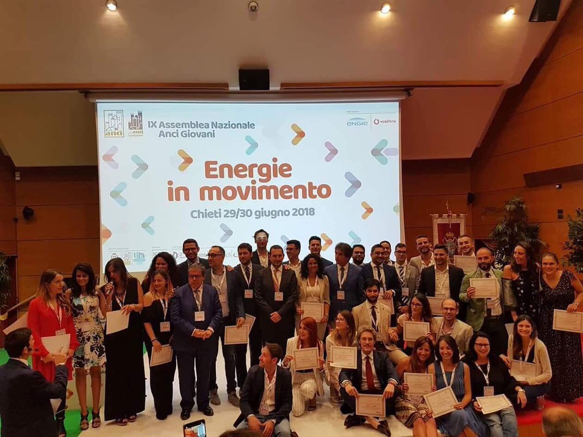Termina con la consegna dei diplomi del #Forsam6 la nostra prima giornata di lavori!
A domani 
#Ancigiovani2018 #EnergieinMovimento #Chieti