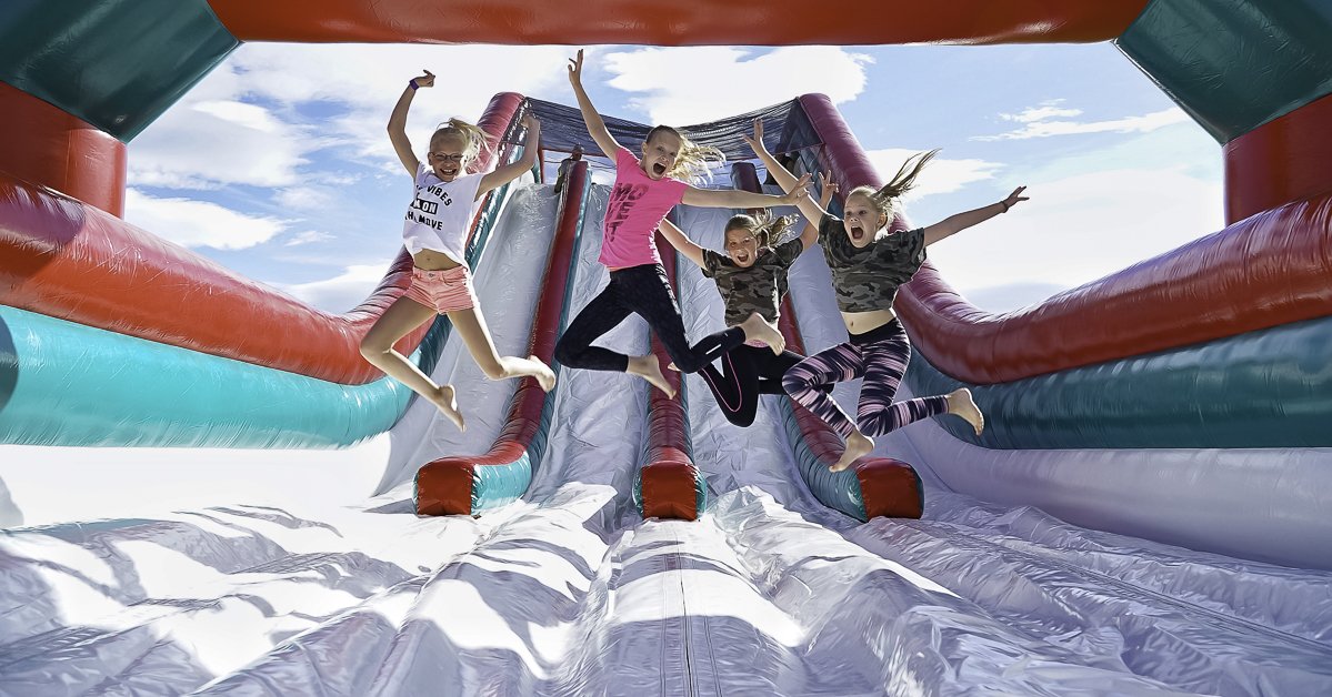 begungho's tweet image. See you tomorrow @TowcesterRaces 5k of inflatable obstacle fun. ABSOLUTELY THE FINAL CHANCE TO BOOK NOW! #TowcesterRacecourse #5kfunrun #gungho2018 #begungho ow.ly/yeJz30kIQHA