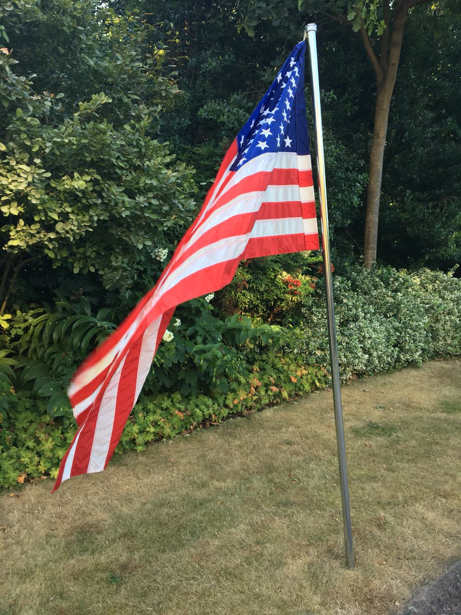 Vee_Arr's tweet photo. Fab night last night @USAinUK US Independence Day celebrations at Winfield House! 🇬🇧🇺🇸 #usinuk #uk #usa #j4winfield18 #independenceday #starsandstripes #ladyliberty #statueofliberty #fireworks #redwhiteblue #starspangledbanner #unionjack https://t.co/WZ0fDdkc2x