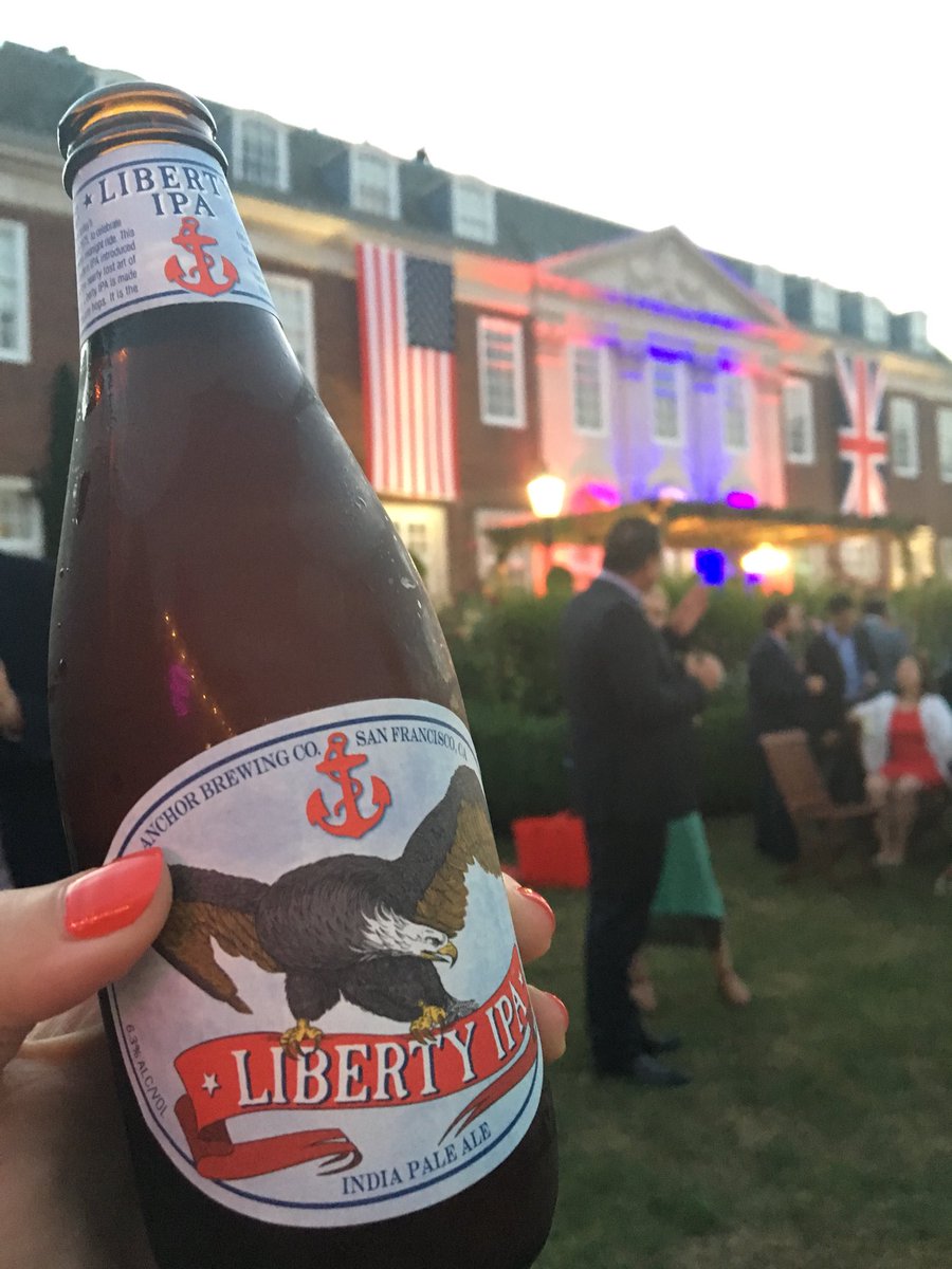 Vee_Arr's tweet photo. Fab night last night @USAinUK US Independence Day celebrations at Winfield House! 🇬🇧🇺🇸 #usinuk #uk #usa #j4winfield18 #independenceday #starsandstripes #ladyliberty #statueofliberty #fireworks #redwhiteblue #starspangledbanner #unionjack https://t.co/WZ0fDdkc2x