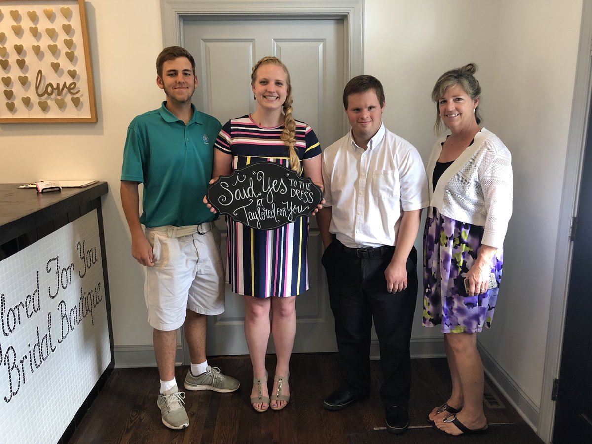 We would like to welcome Miss Alex to the Taylored for You family!  She brought her Mom and 2 of her brothers to say YES to the dress ❤️