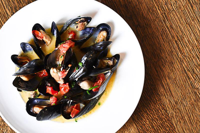 TheKirbyHotel's tweet photo. They're back tonight! #BarHarbor #Mussels at #JPauls @ #TheKirby. #eatdrinksdf #saugatuckdouglas #FoodieFriday #FridayMotivation https://t.co/OXT0pEXKgl
