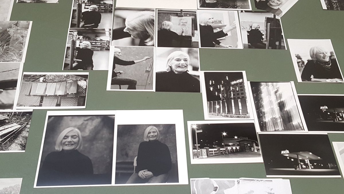 PossiblyDesign's tweet photo. how to organise your photo prints?! 3 uur zweten en nu zit alles in mapjes #portret #landschap #architectuur #citylife #natuur enzovoorts https://t.co/M9aSpb7VQm