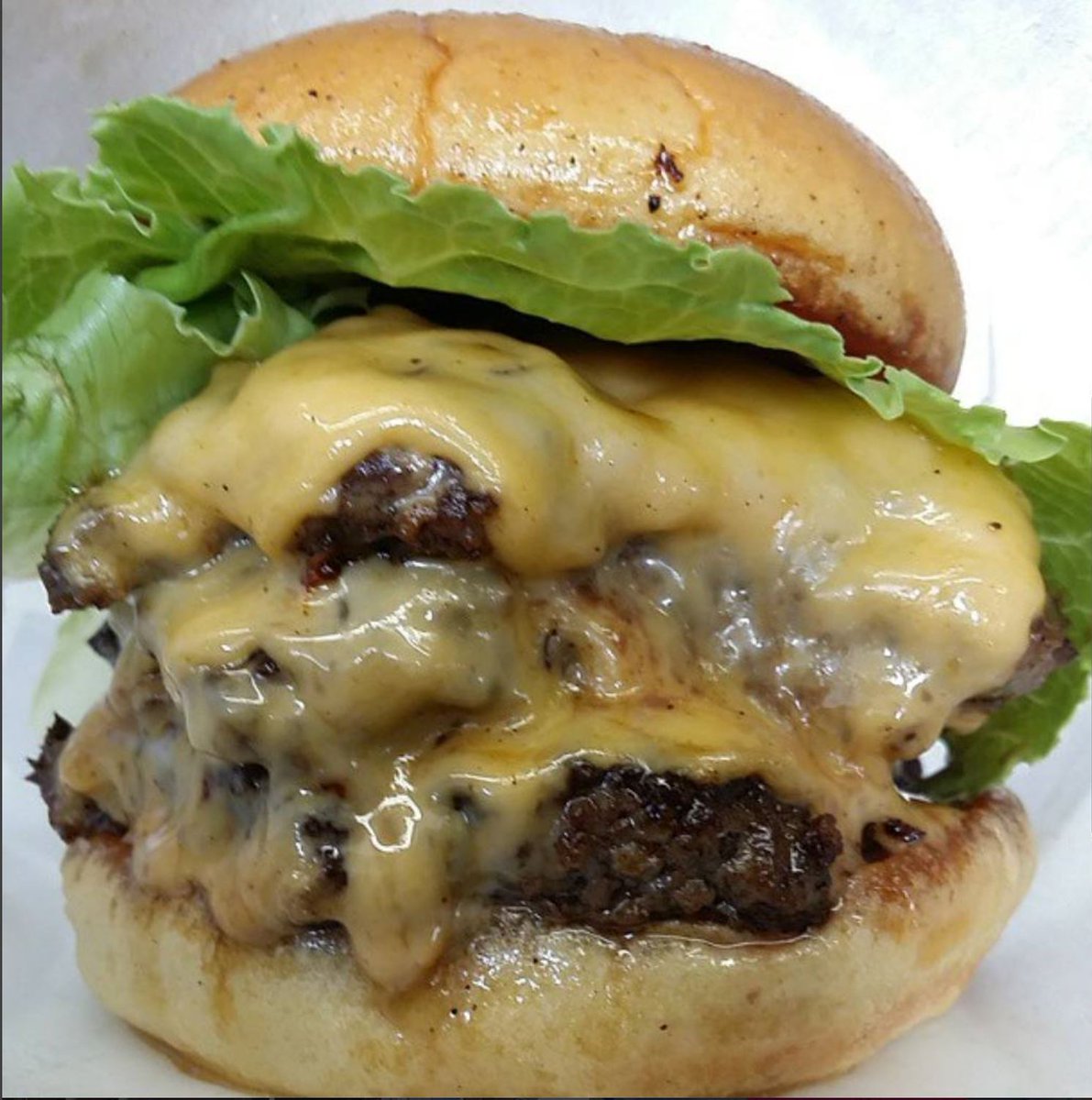 SchweidAndSons's tweet image. &quot;Sorry, I was eating.&quot; #ExcuseForBeingLateIn4Words 🍔: @hardtimessundae