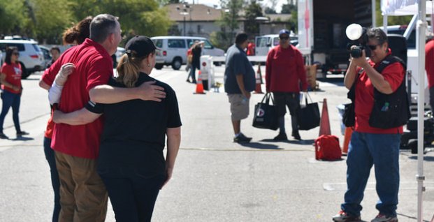 RedCrossLA's tweet photo. Today, on #NationalCameraDay, we want to say THANK YOU to all our #RedCrossLA volunteer photographers who are dedicated to helping to tell the #RedCross story! https://t.co/AyJV9HiQDC