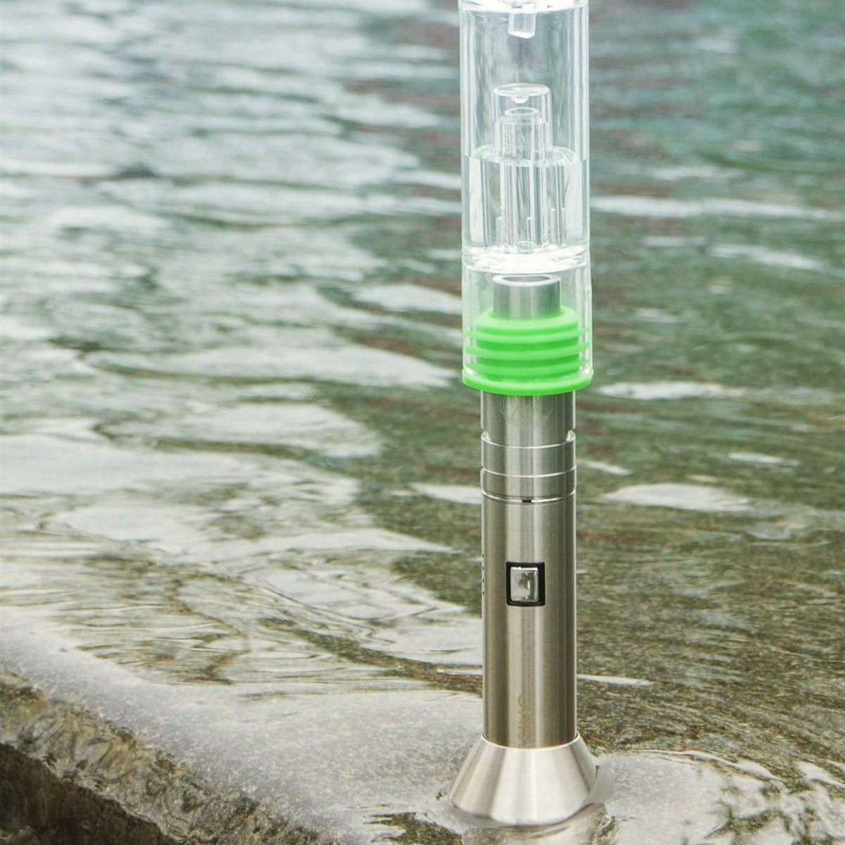 HumboldtVapeTec's tweet photo. Hey #HVTARMY how would you like the chance to win a free EZ Sai? July 1st through the 10th we will be selecting one lucky winner a day! How you qualify is to like, share or retweet, and tag your favorite local #VapeShop! Bonus prize if your tagged Vape shop buys from us! https://t.co/jg5RgAHB4c